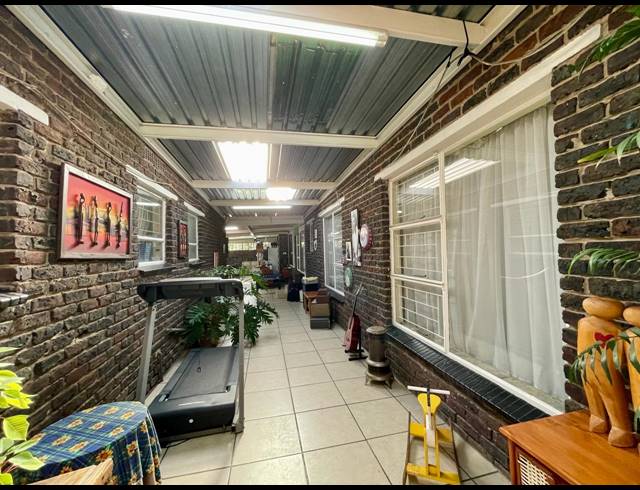 4 BEDROOM HOUSE FOR SALE IN THREE RIVERS EAST